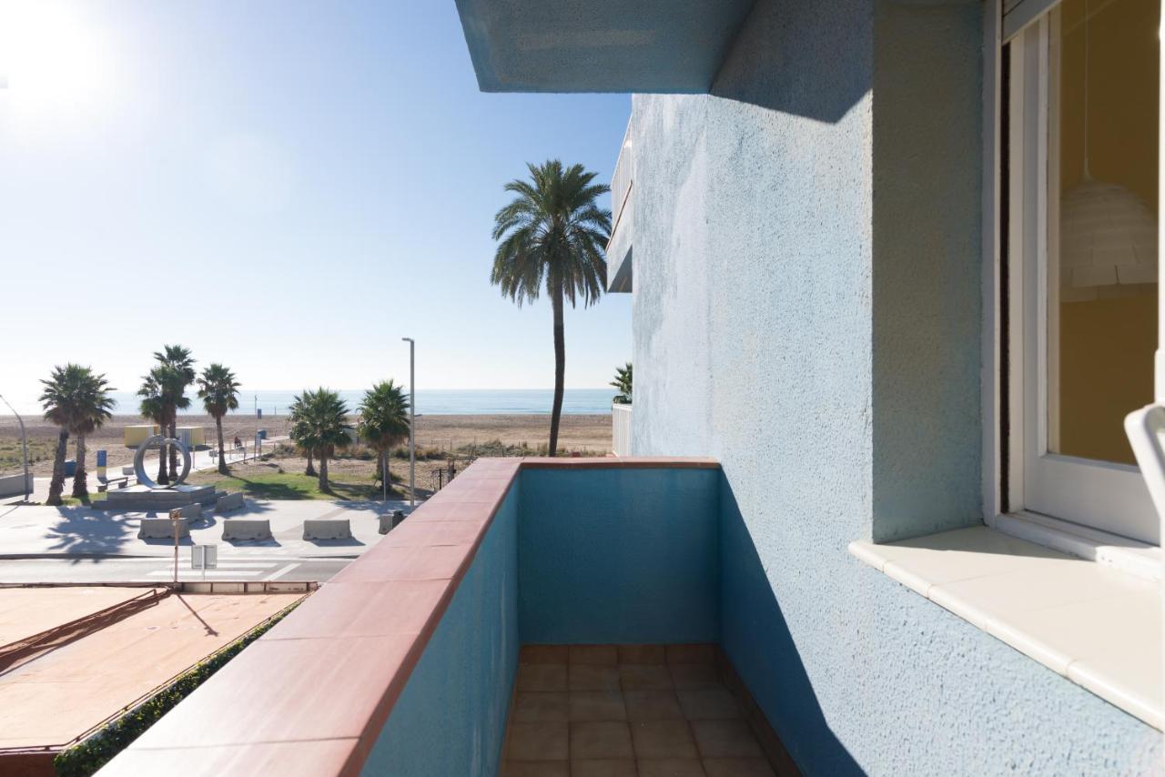Apartamento En 1Era Linea Mar Con Terraza De 25M2 Castelldefels Exterior foto