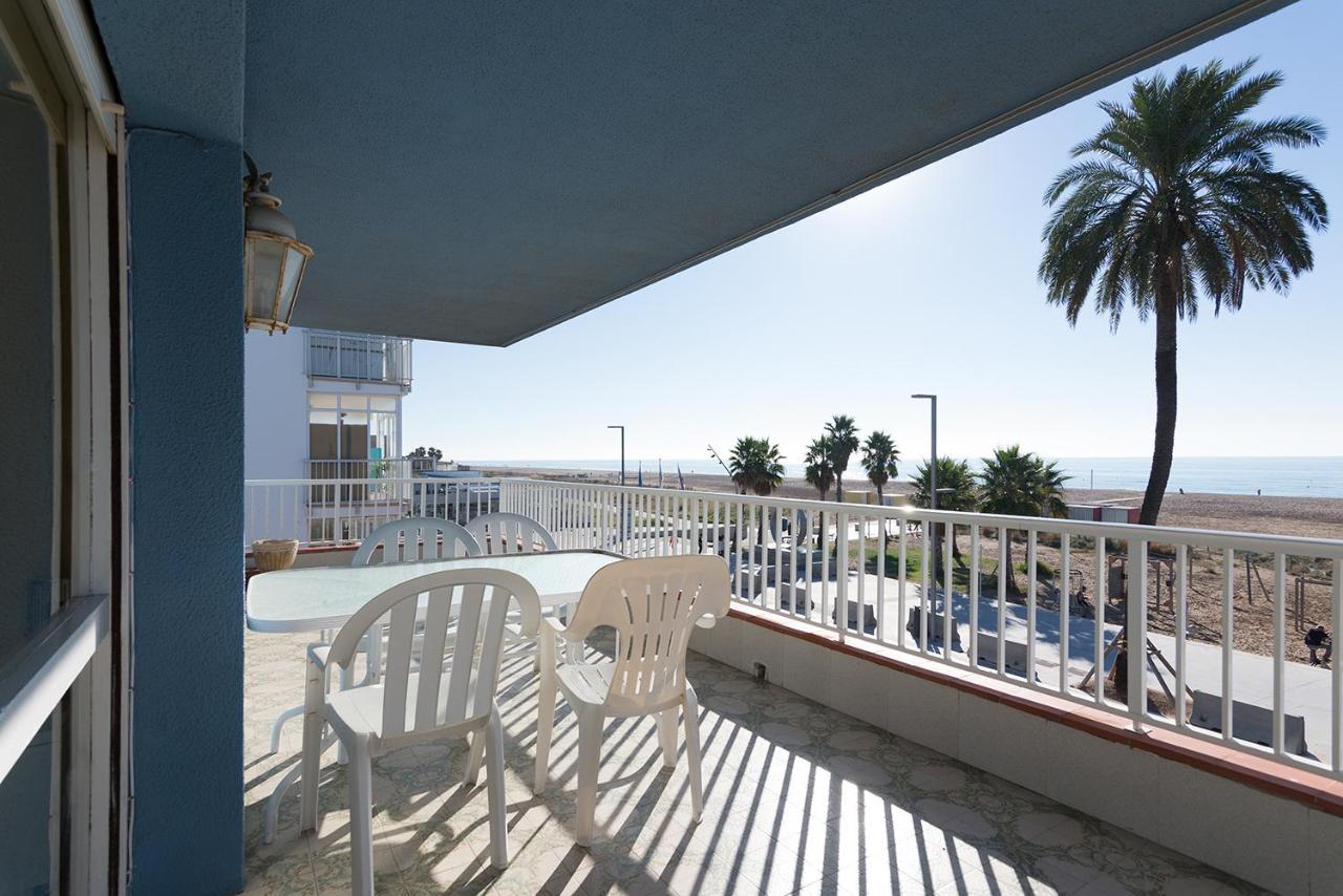 Apartamento En 1Era Linea Mar Con Terraza De 25M2 Castelldefels Exterior foto